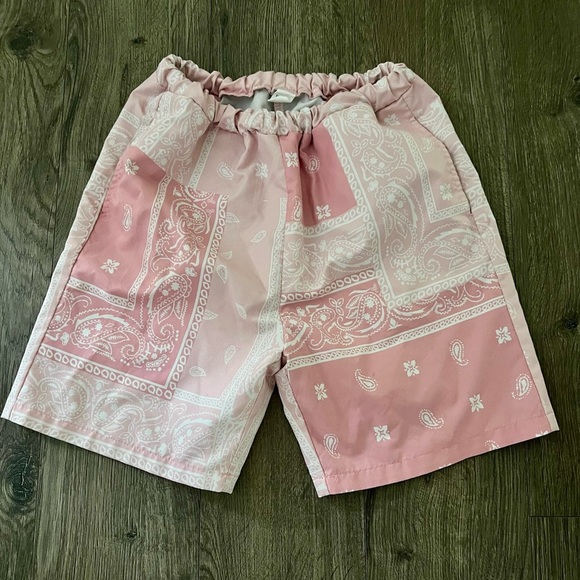 Pink Bandana Print Shorts Size 11-12Y EUC unbranded youth girls boys medium - Picture 1 of 3